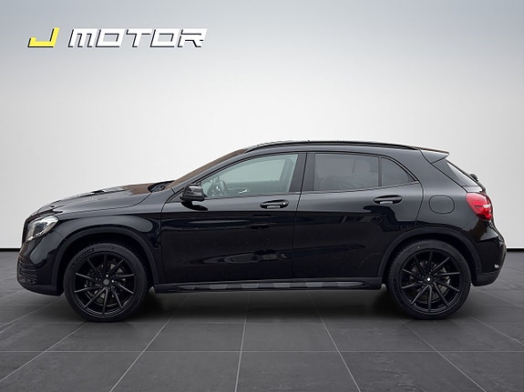 Mercedes-Benz GLA 200 2 of 16