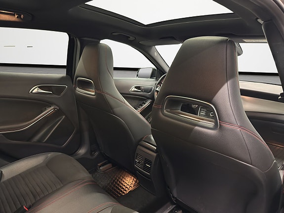 Mercedes-Benz GLA 200 15 of 16