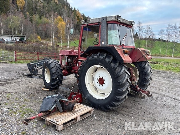 Traktor International 955XL 3 of 6