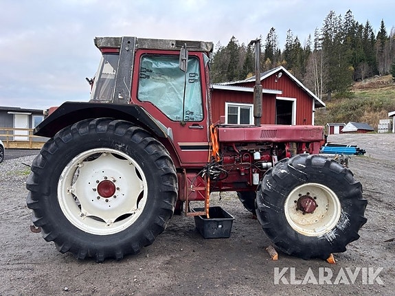 Traktor International 955XL 6 of 6