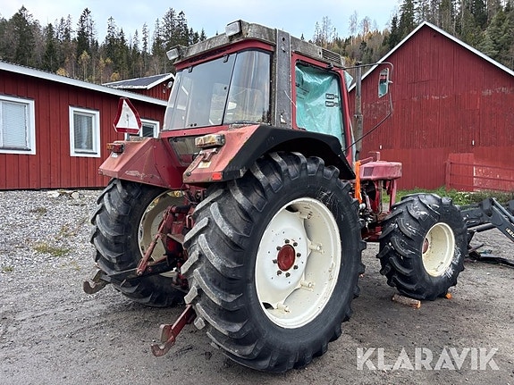 Traktor International 955XL 5 of 6
