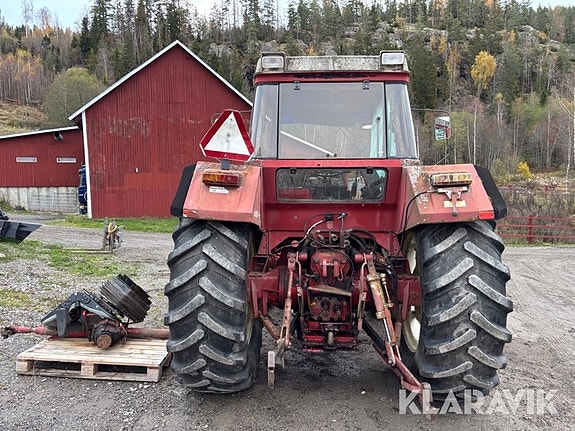 Traktor International 955XL 4 of 6
