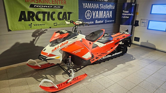 Ski-Doo Backcountry X-RS 850  146 2 of 2
