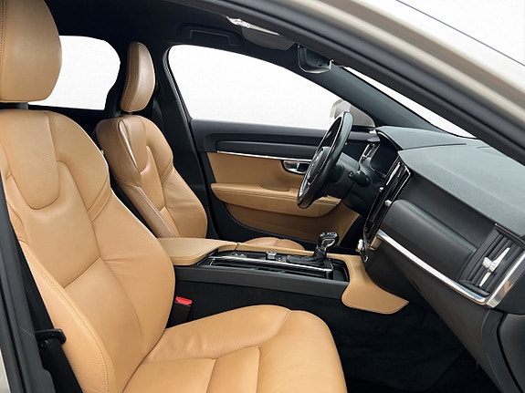 Volvo V90 24 of 30