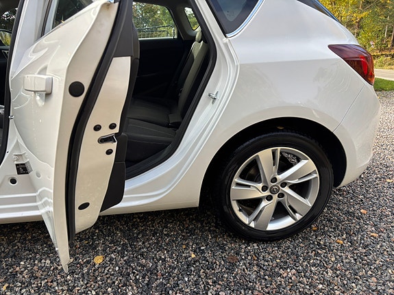 Opel Astra 2 of 10