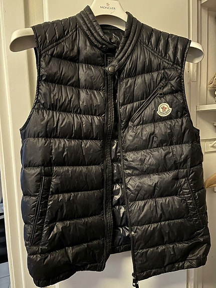 Monclerväst storlek s/m