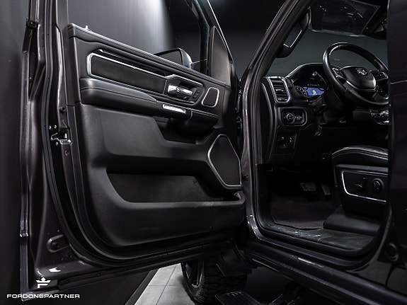 Dodge RAM 1500 18 of 30