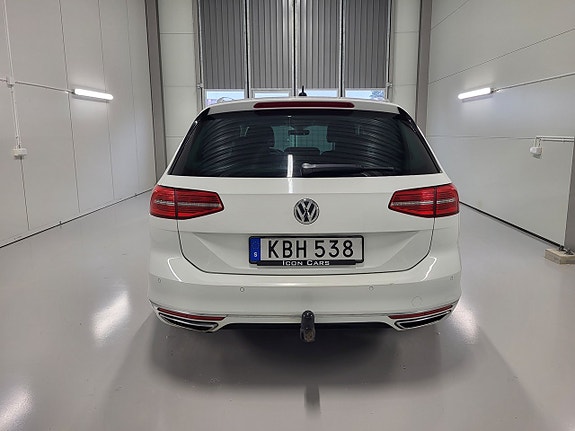Volkswagen Passat 7 of 23