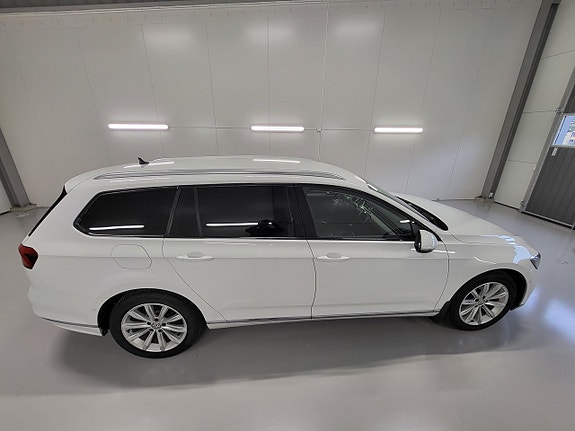 Volkswagen Passat 5 of 23