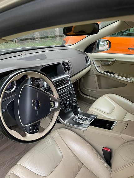 Volvo S60 5 of 8