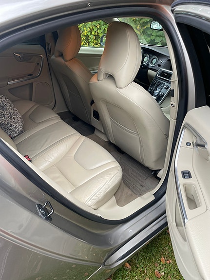 Volvo S60 7 of 8