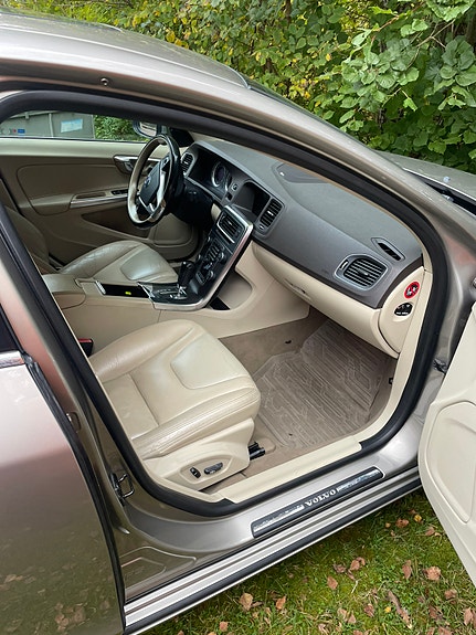 Volvo S60 6 of 8