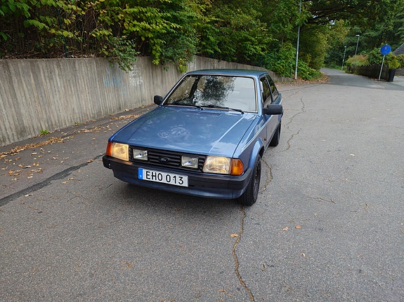 Ford Escort 4 of 9