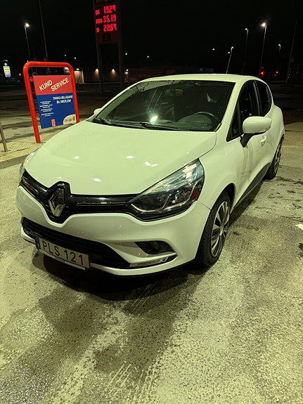 Renault Clio 2 of 9