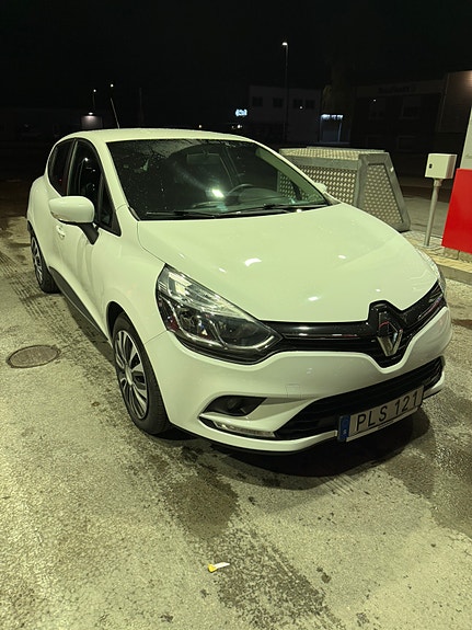 Renault Clio 6 of 9