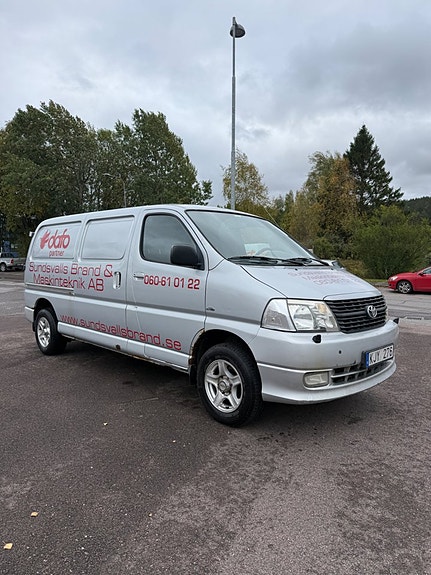 Toyota HiAce 8 of 14