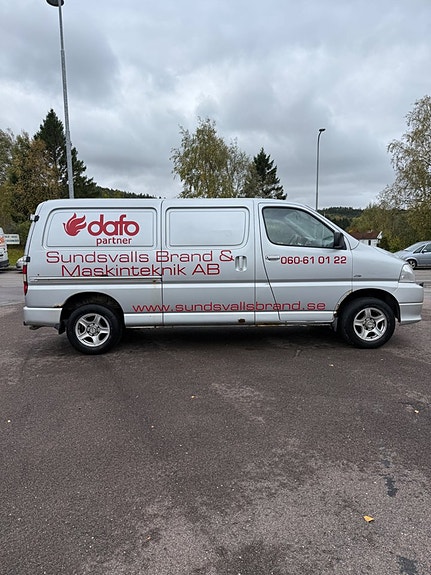 Toyota HiAce 7 of 14