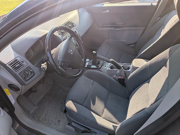 Volvo S40 7 of 9