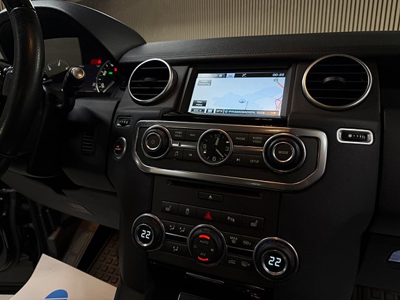 Land Rover Discovery 25 of 30