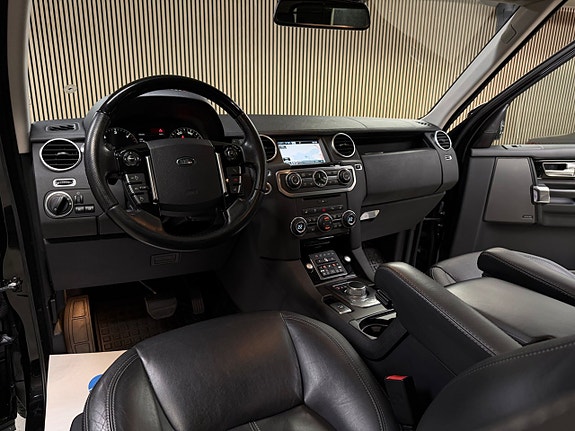 Land Rover Discovery 21 of 30