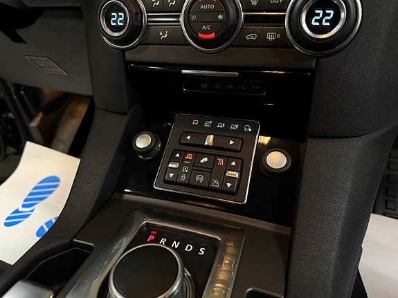 Land Rover Discovery 26 of 30