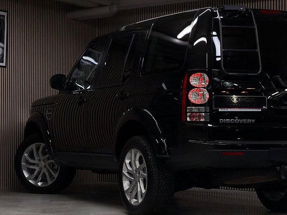 Land Rover Discovery 18 of 30