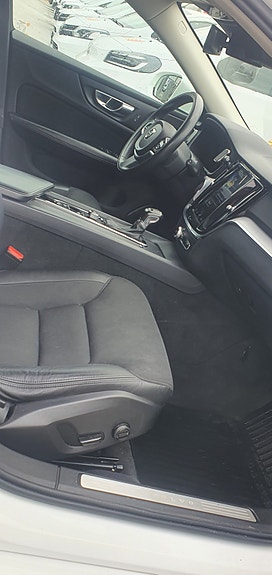 Volvo V60 10 of 20