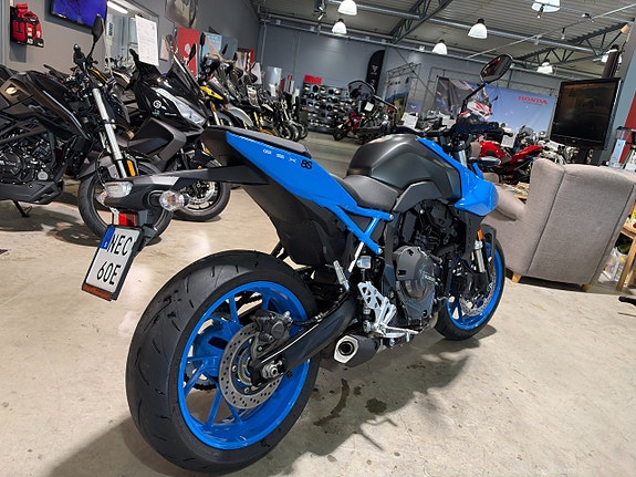 Suzuki GSX-8S #Endast 370mil# 3 of 12
