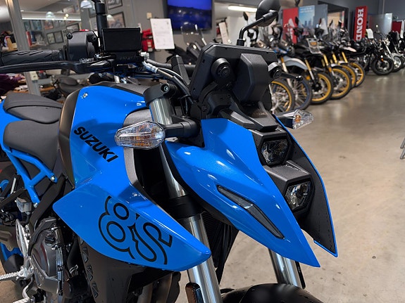 Suzuki GSX-8S #Endast 370mil# 8 of 12