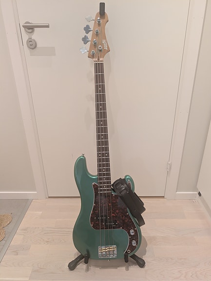 Product image 1 of 2