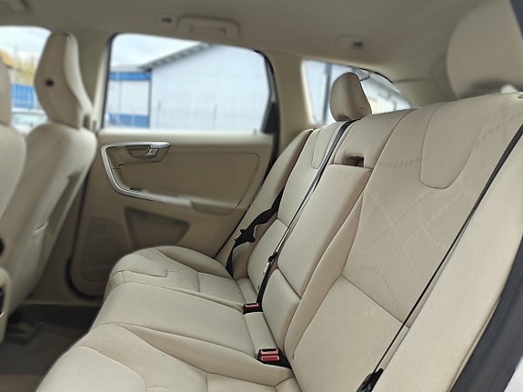 Volvo XC60 15 of 18