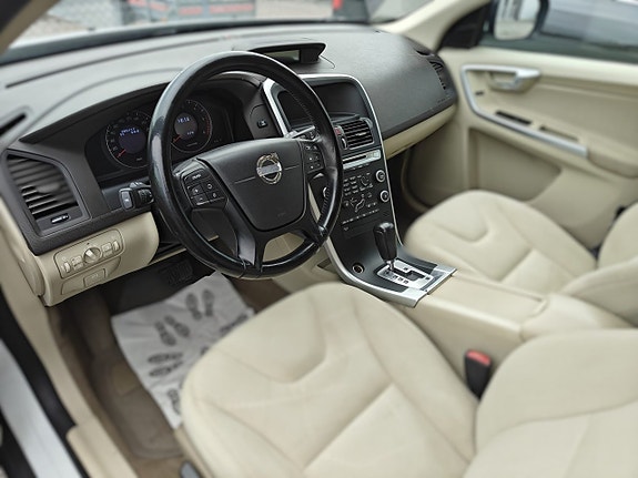Volvo XC60 11 of 18