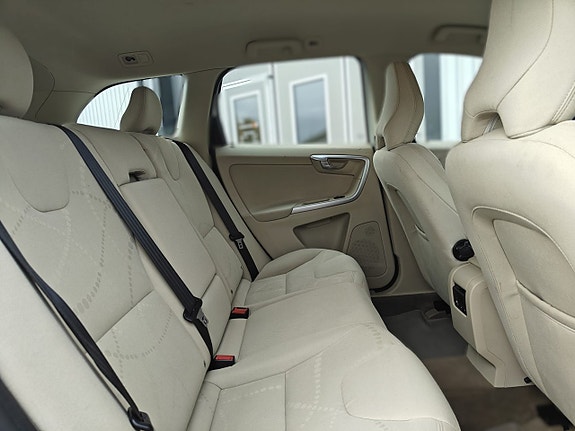 Volvo XC60 16 of 18
