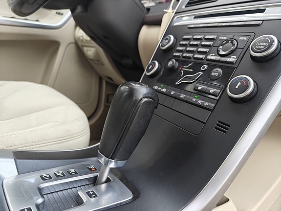 Volvo XC60 17 of 18