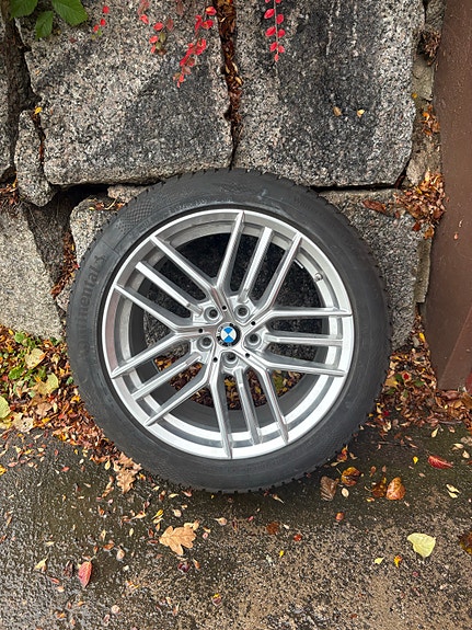 BMW orginalfälgar 19”