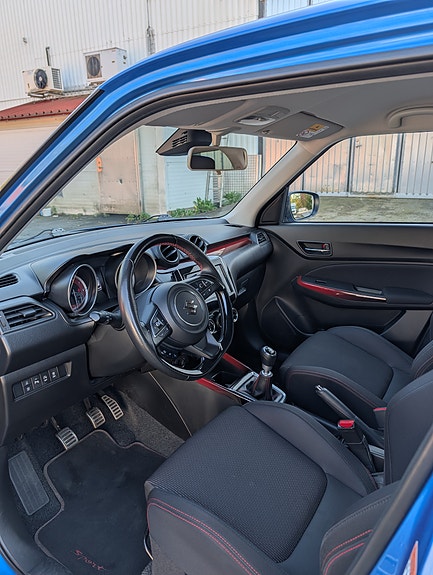 Suzuki Swift 8 of 23