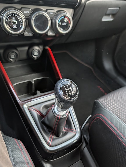 Suzuki Swift 15 of 23