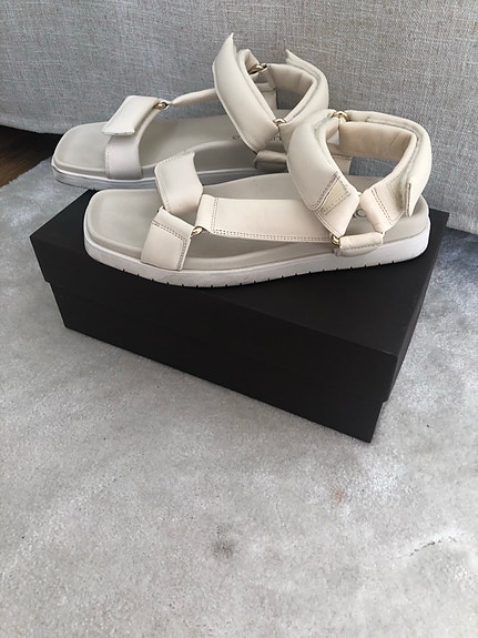 Product image 1 of 10