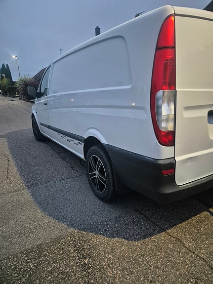 Mercedes-Benz Vito 111 2 of 5