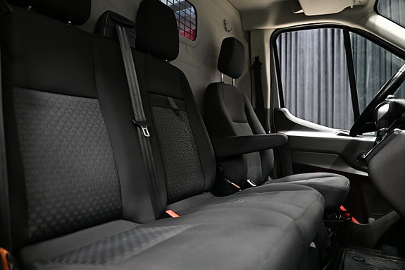 Ford Transit 28 of 30