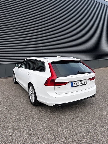Volvo V90 4 of 20