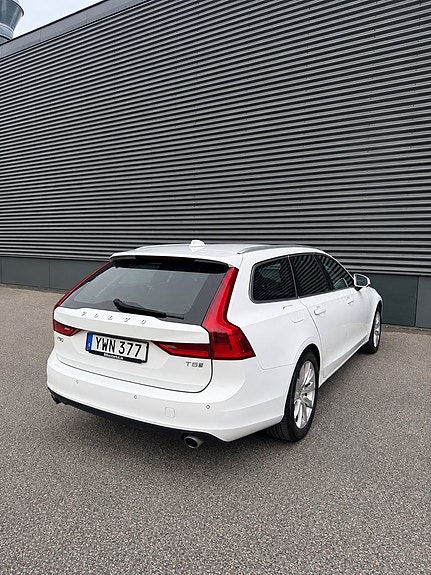 Volvo V90 3 of 20