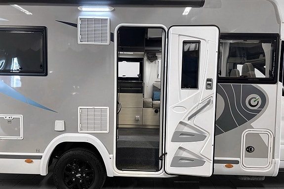 Chausson 720 170HK AUTOMAT 3500KG 6-BÄDDAR 5-Sits AC SOLCELL CYKELSTÄLL 4 of 30