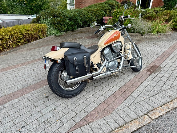 Honda VT600C 2 of 5