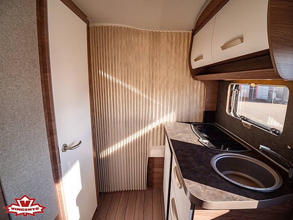 Knaus Sport 460 EU *Långbäddar *Förtält 7 of 19