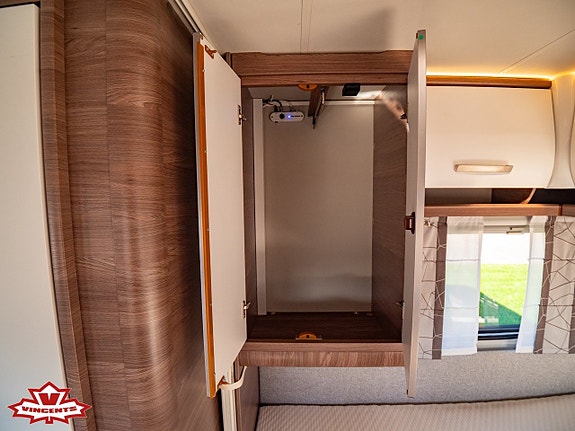 Knaus Sport 460 EU *Långbäddar *Förtält 13 of 19