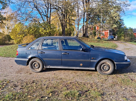 Volvo 440 2 of 6