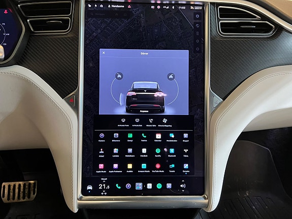Tesla Model X 20 of 21
