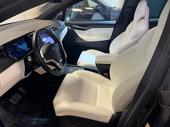 Tesla Model X 5 of 21