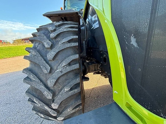 CLAAS Xerion 5000 Trac VC 7 of 24